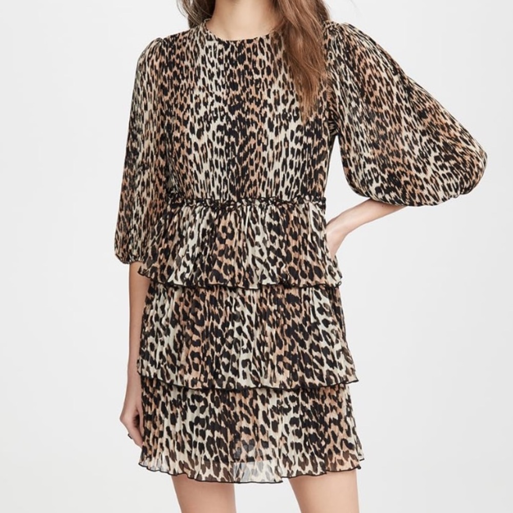 💫 Host Pick 💫 GANNI Pleated Georgette Dress!